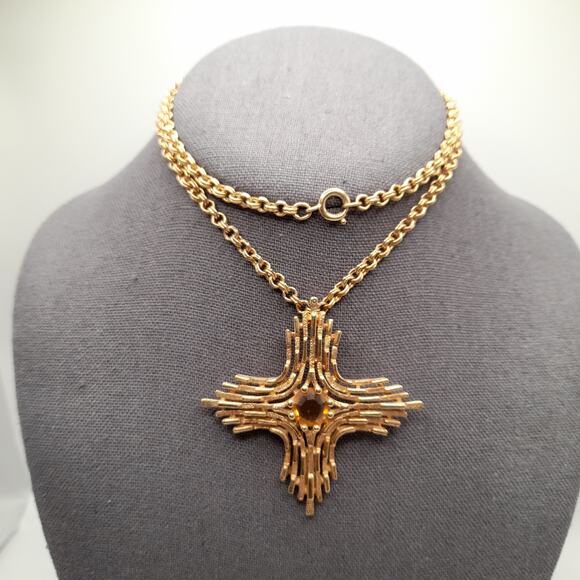 Vintage Sarah Coventry 1970s Yellow Rhinestone Cross Pendant Necklace - Picture 5 of 10